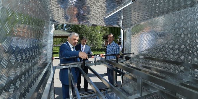 Büyükşehir’den İlçelere Araç Desteği