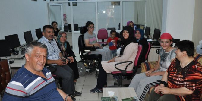 Engelliler Derneğinde Çifte Sevinç