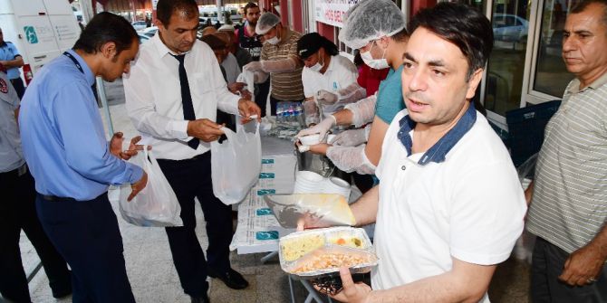 Büyükşehir Otogarda İftar Çadırı Açtı