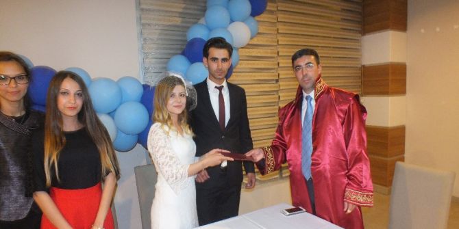 Kayyum Kırlı İlk Defa Nikah Kıydı