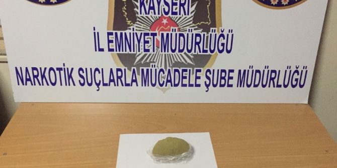 17 Nolu Bagajdan 160 Gram Esrar Ele Geçiridi