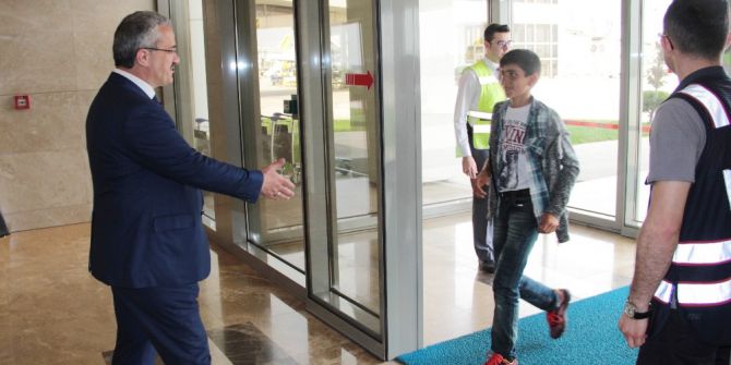 Teog’da 2’ncisi Çemişgezekli Habib, Cumhurbaşkanı’nın Misafiri Olarak İstanbul’a Geldi