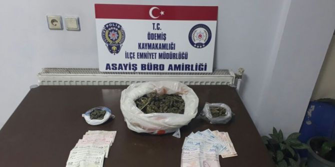 Motosiklet Kaskına Gizlenmiş Esrar Polisin Gözünden Kaçmadı
