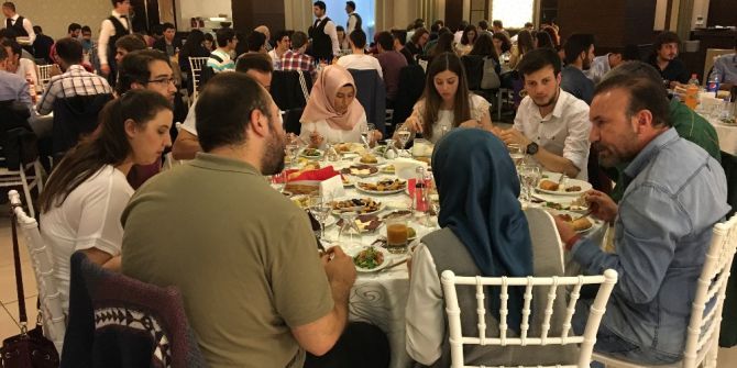 Başkan Doğan, Tıp Öğrencileriyle İftar Yaptı