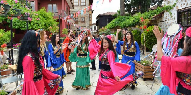 Kaleiçi’nin Her Köşesinde Festival