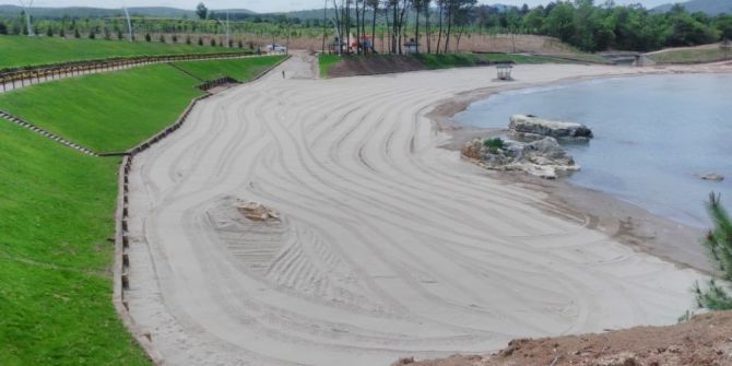 Kandıra Sahillerine 2 Bin 500 Kamyon Kum Serildi