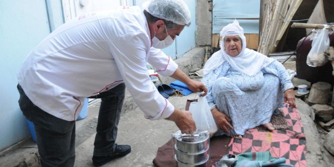 Yaşlı Ve Bakıma Muhtaç Vatandaşlara İftar Yemeği