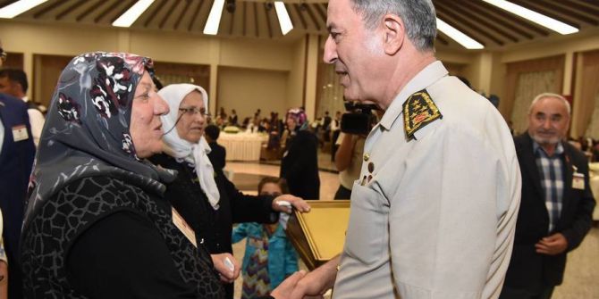 Genelkurmay Başkanı Orgeneral Akar, Şehit Aileleri Ve Yakınlarıyla İftarda Bir Araya Geldi