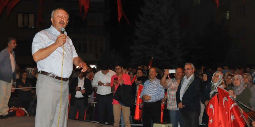 Prof. Dr. Mehmet Çelik Demokrasi Nöbetinde Akşehirlilerle Buluştu