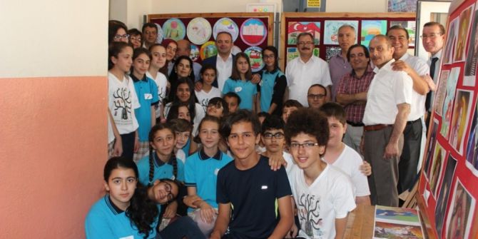 Burhaniye’de Kaymakam Öner Öğrenci Sergisini Ziyaret Etti