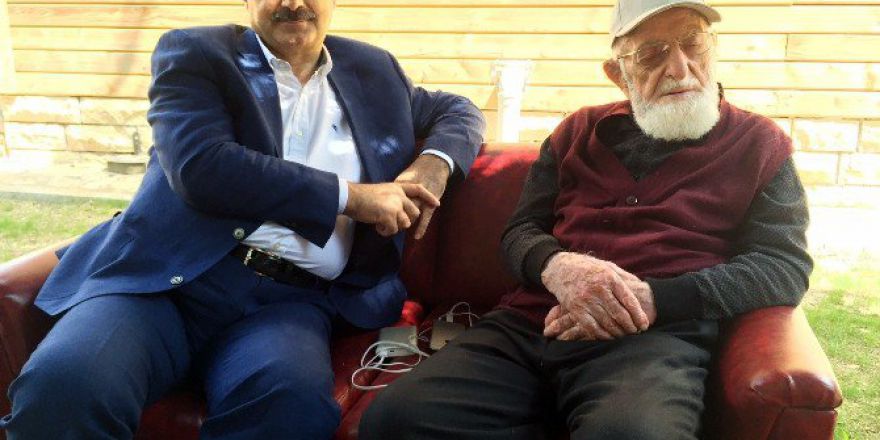 Bakan Çelik’ten Baba Ziyareti