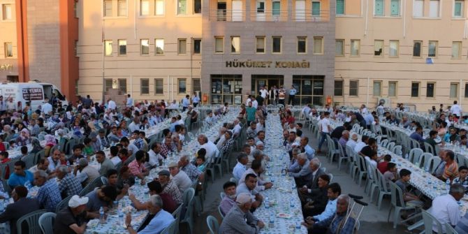 Büyükşehir Bu Kez Halfetilileri İftarda Aynı Sofrada Buluşturdu