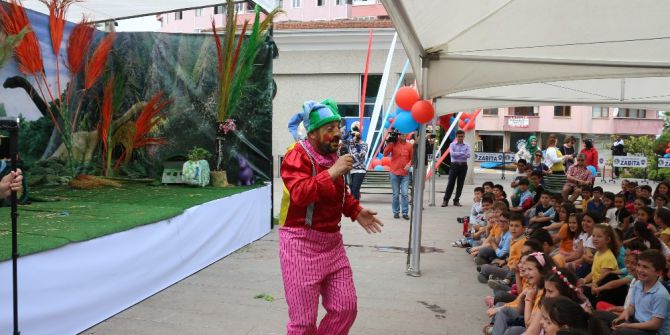 Akçakoca Belediyesinden Öğrencilere Karne Şenliği