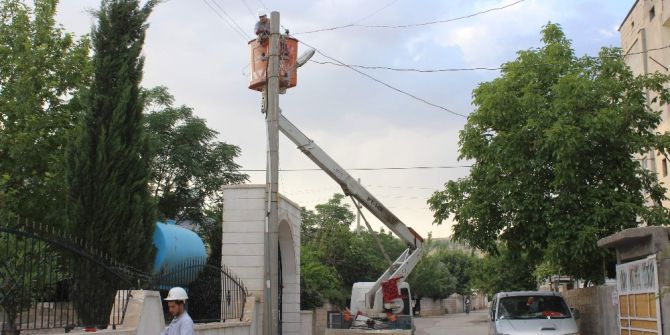 Şiddetli Rüzgar Elektrik Tellerini Kopardı