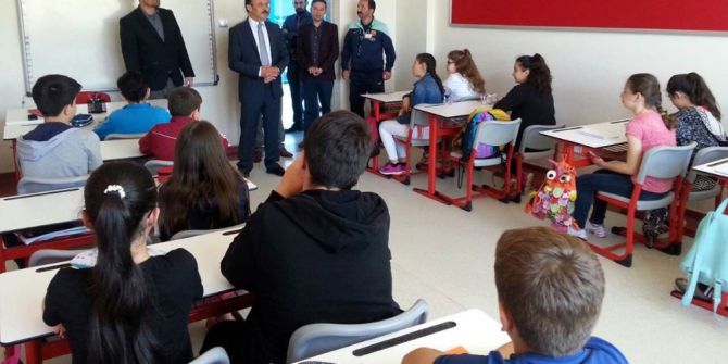 Vali Yurtnaç, Çözüm Koleji Öğrencileriyle Bir Araya Geldi