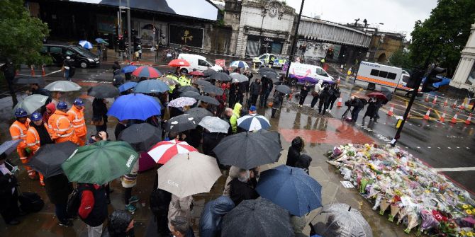 İngiltere 1 Dakikalığına Sessizliğe Büründü