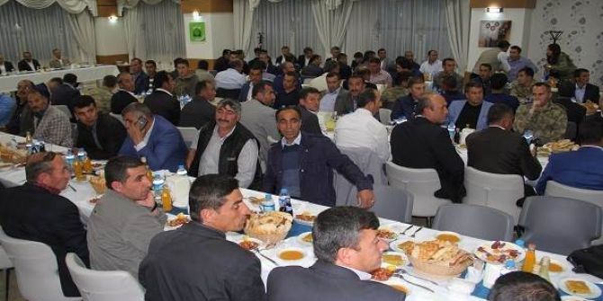 Vali Çınar, Korucularla İftarda Buluştu