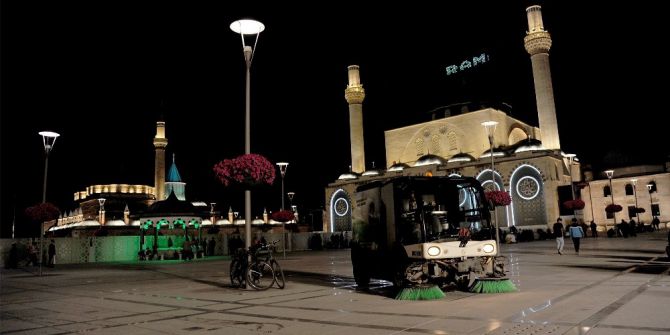 Konya Şehir Merkezi Ramazan Ayında 24 Saat Temizleniyor