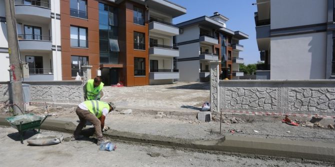 Serdivan Belediyesi Kaldırımları Yeniliyor