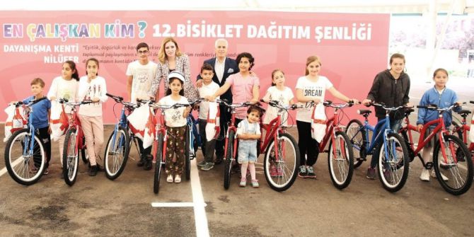 Nilüfer Belediyesi Başarılı Öğrencileri Bisikletle Ödüllendirdi