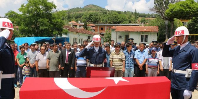 Vefat Eden Pazarlarlı Kıbrıs Gazisi Askeri Törenle Toprağa Verildi