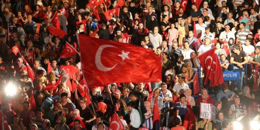 Başkan Zolan, İzmir’de Demokrasi Nöbetine Katıldı