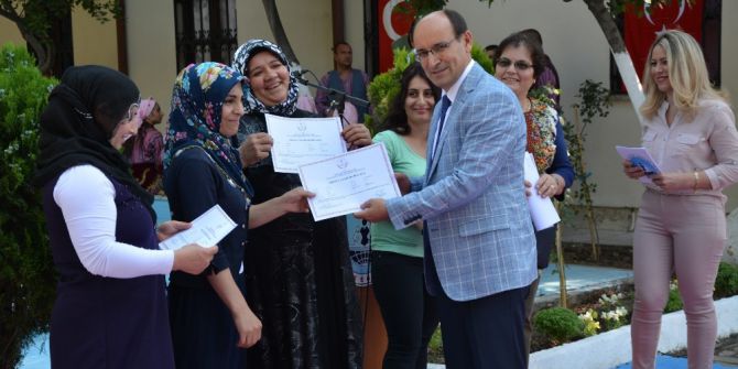 Söke Halk Eğitim Merkezinin Yıl Sonu Sergisi Beğeni Topladı