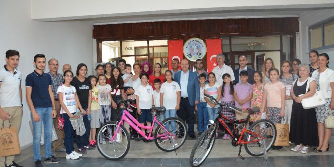 Efeler’de Çevrecilere Ödülleri Verildi