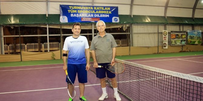 Merkezefendi’de Tenis Turnuvası Heyecanı Sürüyor