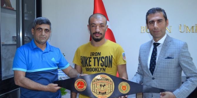 Adıyaman Kick Boksda Altın Kemeri Kaptı