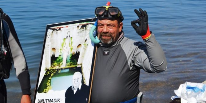 Merhum Gazeteci Karagözoğlu’nun Anısına Su Altındaki Çöpleri Temizledi