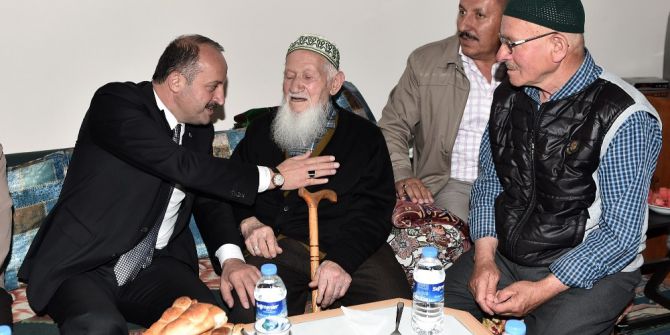 Murat Dede Ve Şemsi Ninenin İftar Konuğu Başkan Akgül