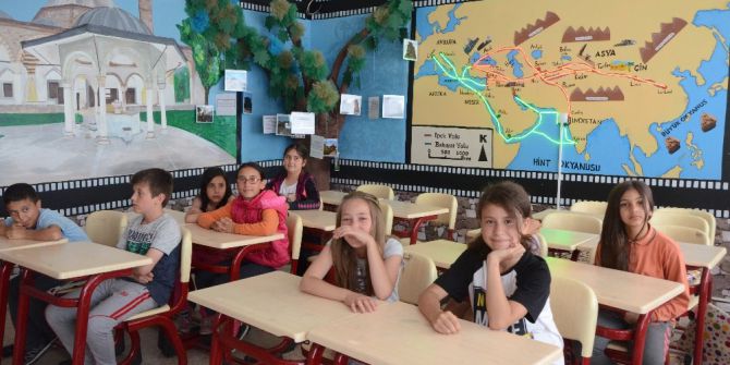 Öğrenciler Tarihi Bu Sınıfta Yaşayarak Öğreniyor