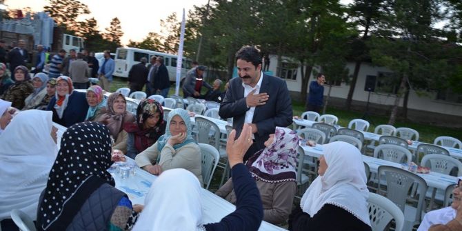 İftar Sofrası Gümüşbel’de Kuruldu