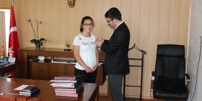 Kaymakam Coşkun’dan Teog Birincisine Ödül