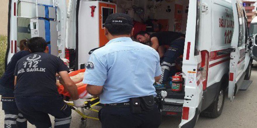 Anahtarını Unuttuğu Evine Balkondan Girmeye Kalkışınca Ayağını Kırdı