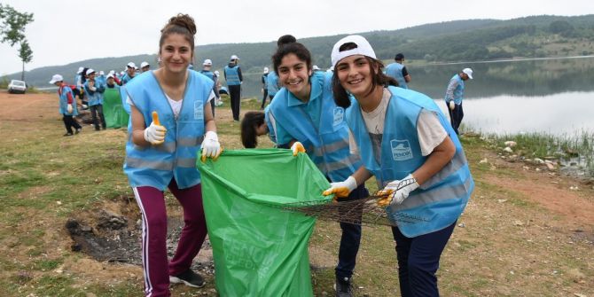 Piknikçiler Attı, Çocuklar Topladı