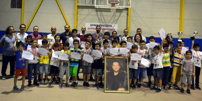 Başak Koleji, Şener Pekgüzel Anma Satranç Turnuvasına Ev Sahipliği Yaptı