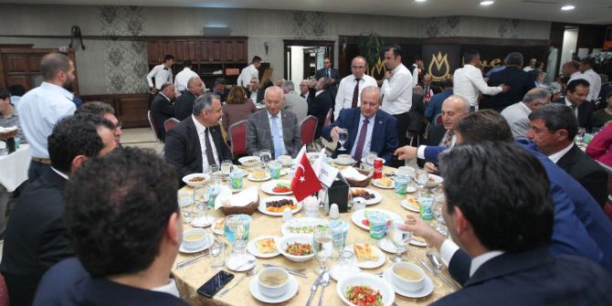 Başkan Yaşar Sanayici Ve İş Adamlarıyla İftarda Buluştu