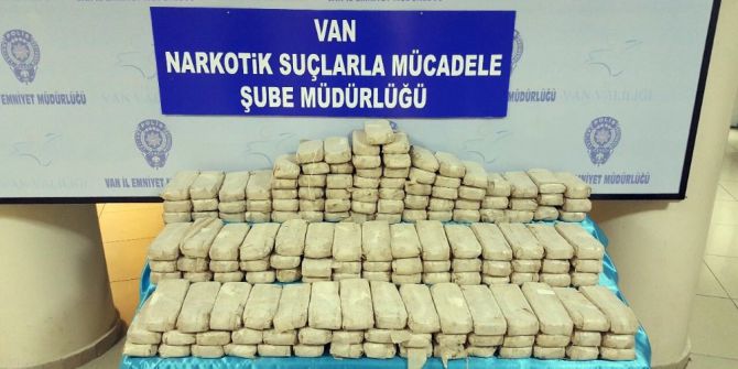 Zeyna Zehir Tacirlerine Geçit Vermiyor