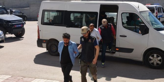 Van’da Pkk/kck Operasyonu; 4 Gözaltı