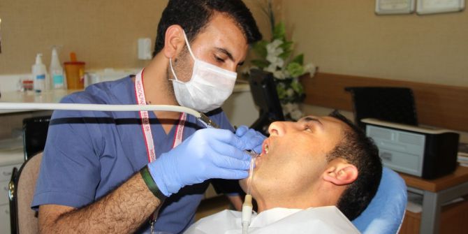 Diş Taşlarını 6 Ayda Bir Temizletin