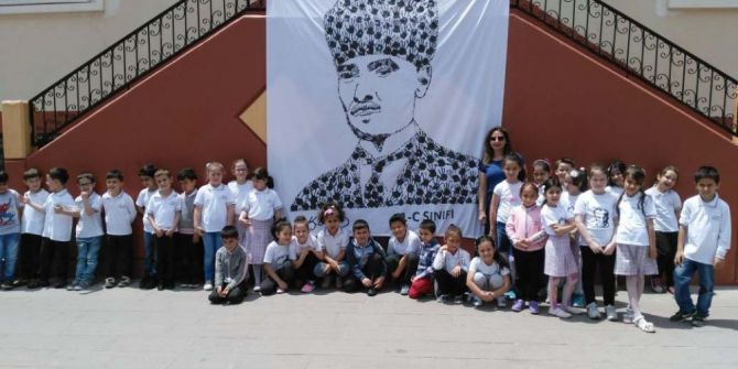 Elleriyle Atatürk Portresi Yaptılar