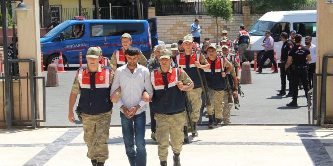 Sosyal Medyada Terör Propagandası Yapan 8 Zanlı Adliyeye Çıkarıldı