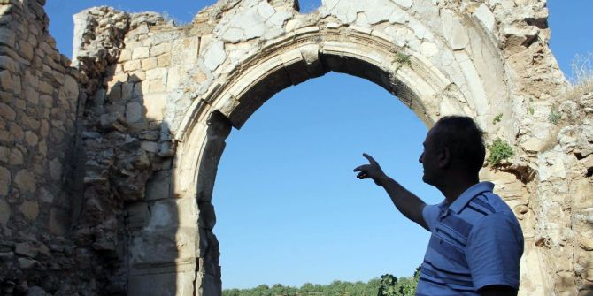 900 Yıllık Manastırdan Geriye Birkaç Duvar Kaldı