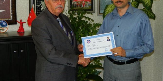 Başarılı İdarecilere Üstün Başarı Belgesi