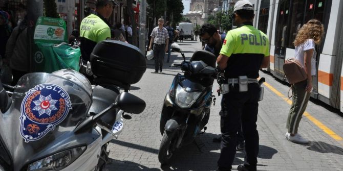 Tramvay Yolunda Motorlu Araçlara Uygulama