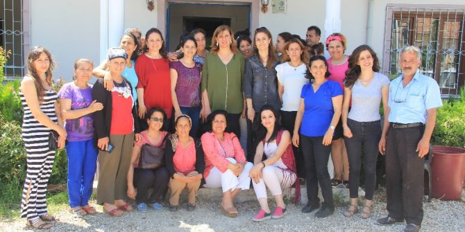 Samandağlı Kadınlara Kozadan İstihdam Olanağı