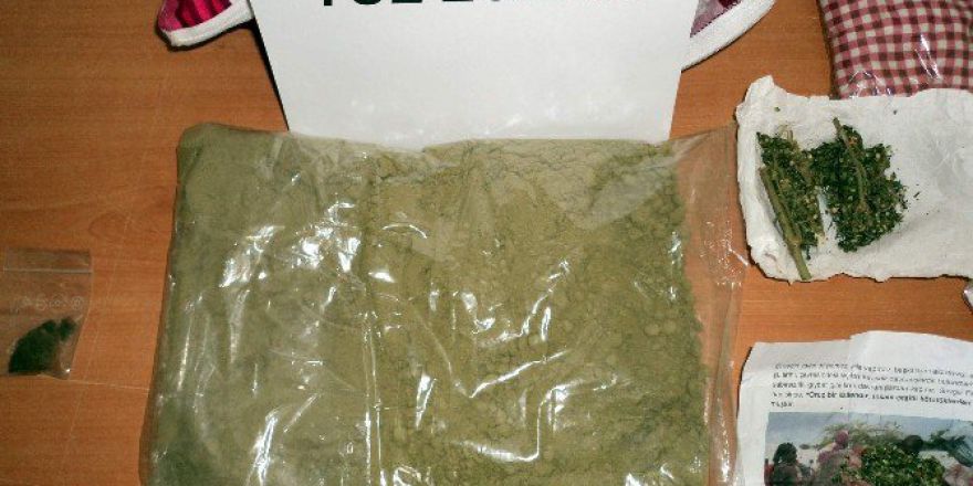 Şüpheli Yolcudan 555 Gram Esrar Çıktı