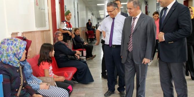 Vali Tapsız: “Hastanelerimizde Hizmet Kalitesi Her Geçen Gün Yükseliyor”
